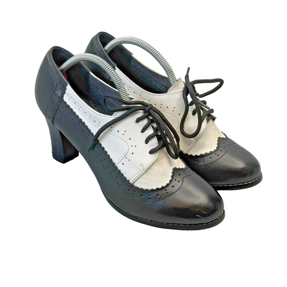 Veeshome Womens Size 7 Oxford Wingtip Shoes Black White Leather GUC